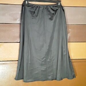 Like New Vanity Fair Small Black Half Slip